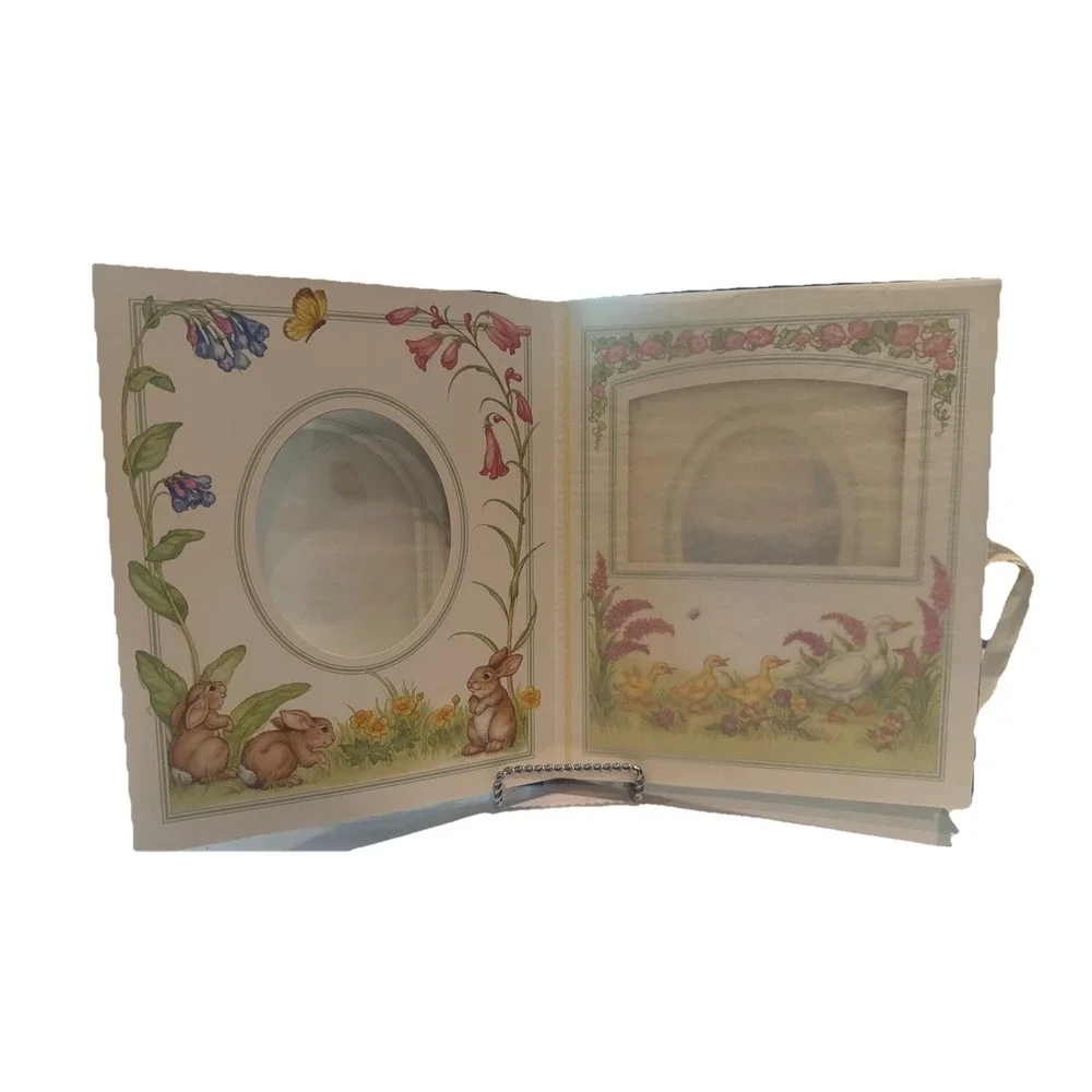 Baby Pictures photo album Book. VTG 1995 Holds 20 Photos Closes W/ Ribbon Bow